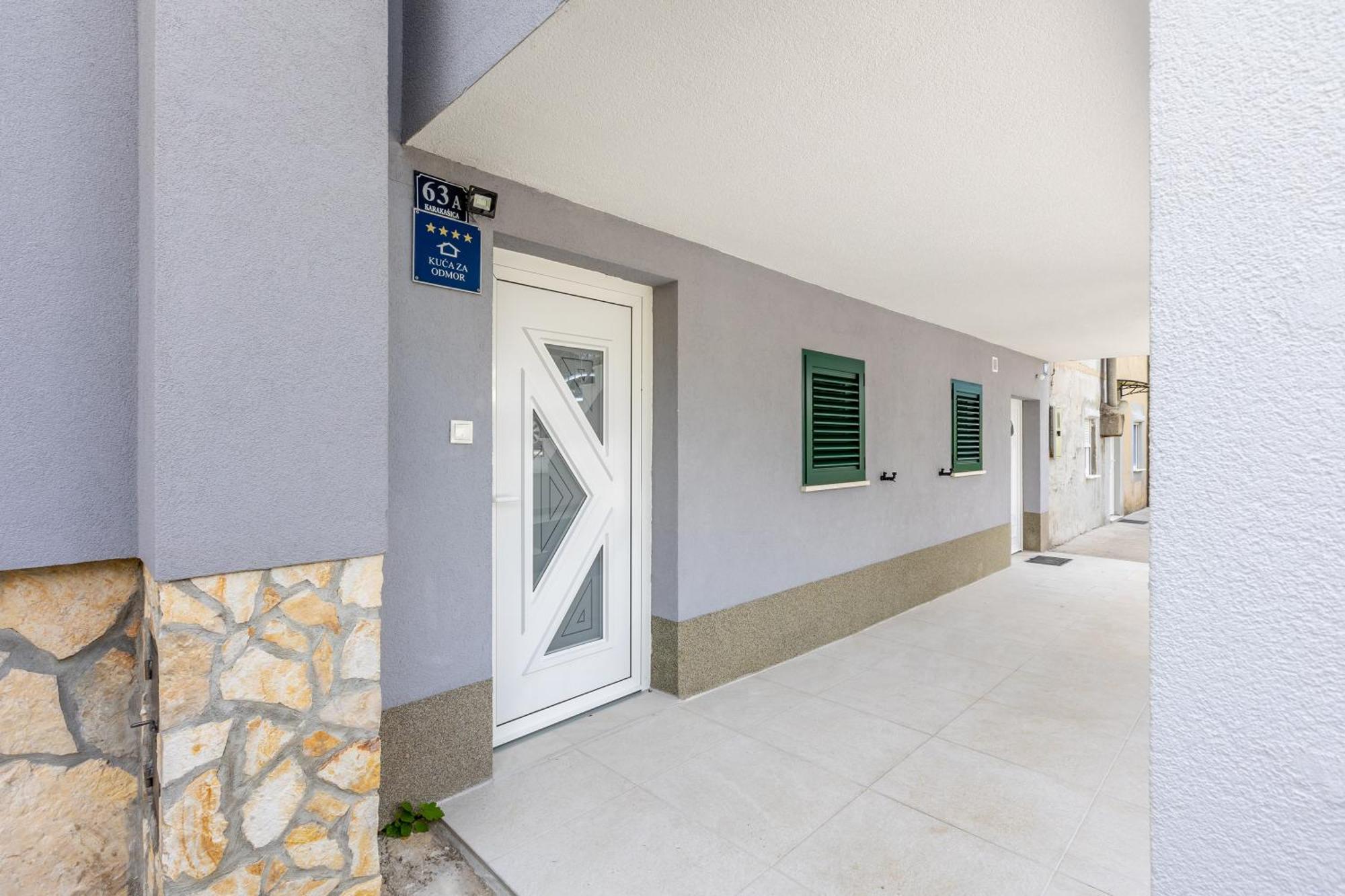 Holiday House Mala Sinj Bagian luar foto